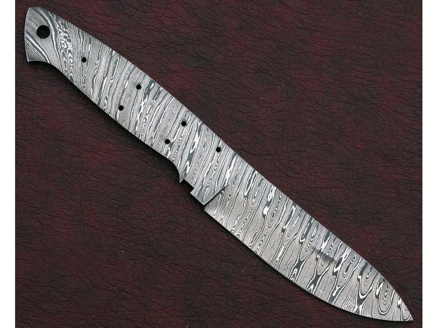 Custom Made Damascus Steel Hunting Knives Blade Blank Custom Made Damascus Steel Hunting Knives Blade Blank