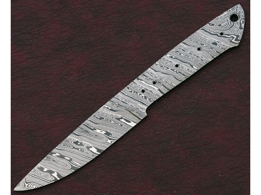 Custom Made Damascus Steel Hunting Knives Blade Blank Custom Made Damascus Steel Hunting Knives Blade Blank