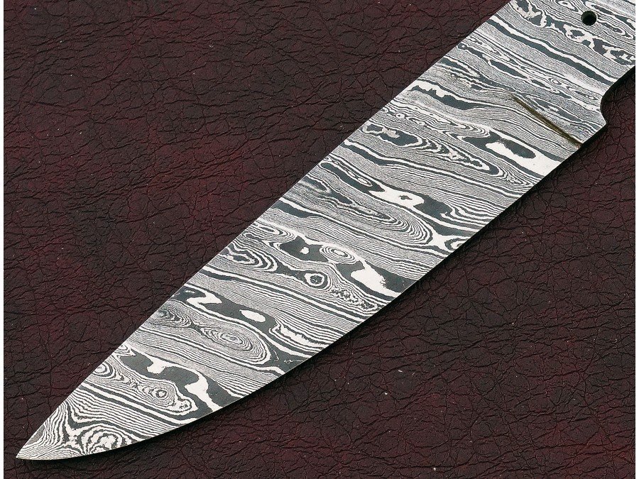 Custom Made Damascus Steel Hunting Knives Blade Blank Custom Made Damascus Steel Hunting Knives Blade Blank