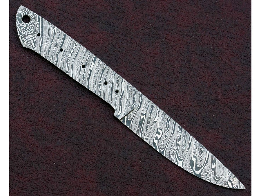 Custom Made Damascus Steel Hunting Knives Blade Blank Custom Made Damascus Steel Hunting Knives Blade Blank