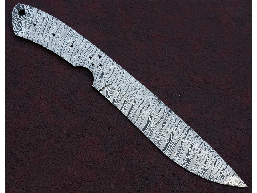Custom Made Damascus Steel Hunting Knives Blade Blank Custom Made Damascus Steel Hunting Knives Blade Blank