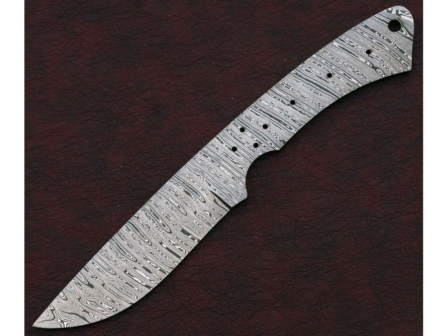 Custom Made Damascus Steel Hunting Knives Blade Blank Custom Made Damascus Steel Hunting Knives Blade Blank