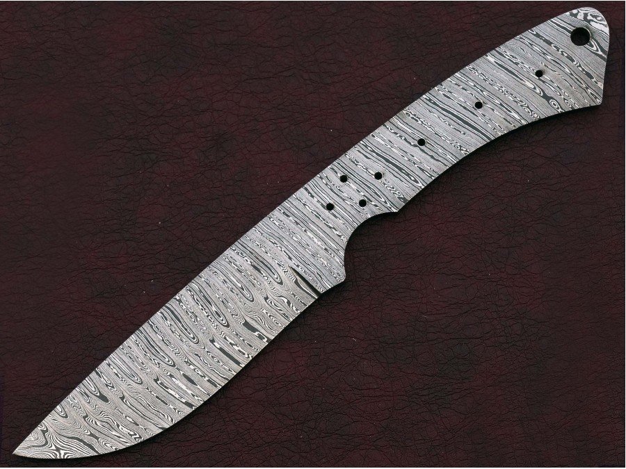 Custom Made Damascus Steel Hunting Knives Blade Blank Custom Made Damascus Steel Hunting Knives Blade Blank