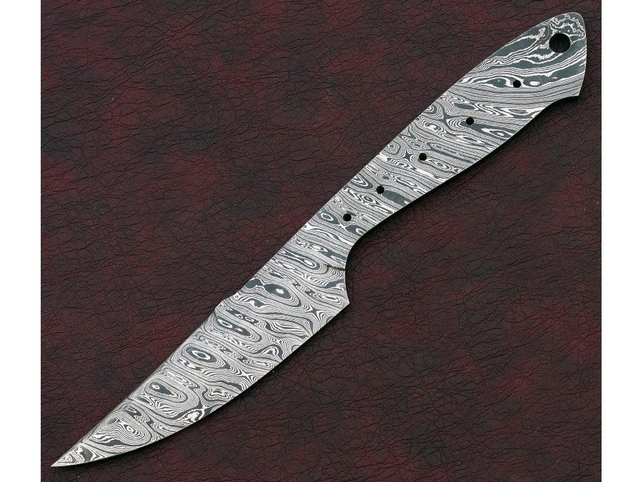Custom Made Damascus Steel Hunting Knives Blade Blank Custom Made Damascus Steel Hunting Knives Blade Blank