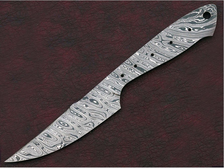 Custom Made Damascus Steel Hunting Knives Blade Blank Custom Made Damascus Steel Hunting Knives Blade Blank