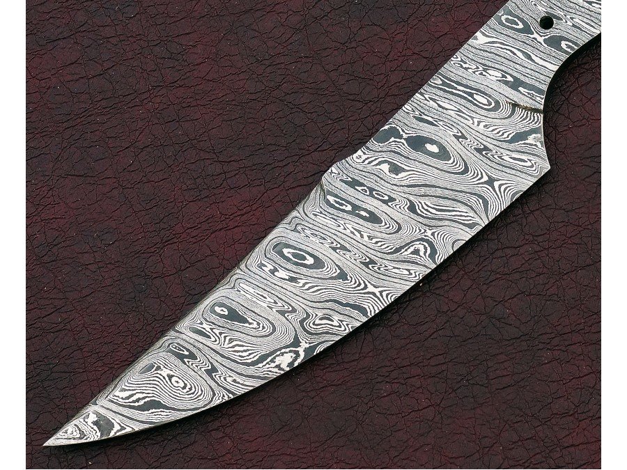 Custom Made Damascus Steel Hunting Knives Blade Blank Custom Made Damascus Steel Hunting Knives Blade Blank