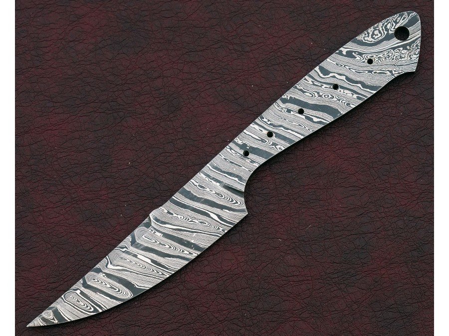 Custom Made Damascus Steel Hunting Knives Blade Blank Custom Made Damascus Steel Hunting Knives Blade Blank
