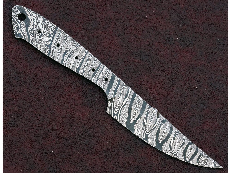 Custom Made Damascus Steel Hunting Knives Blade Blank Custom Made Damascus Steel Hunting Knives Blade Blank