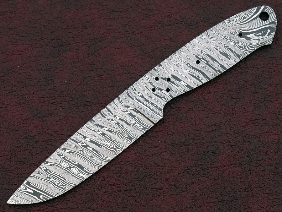 Custom Made Damascus Steel Hunting Knives Blade Blank Custom Made Damascus Steel Hunting Knives Blade Blank