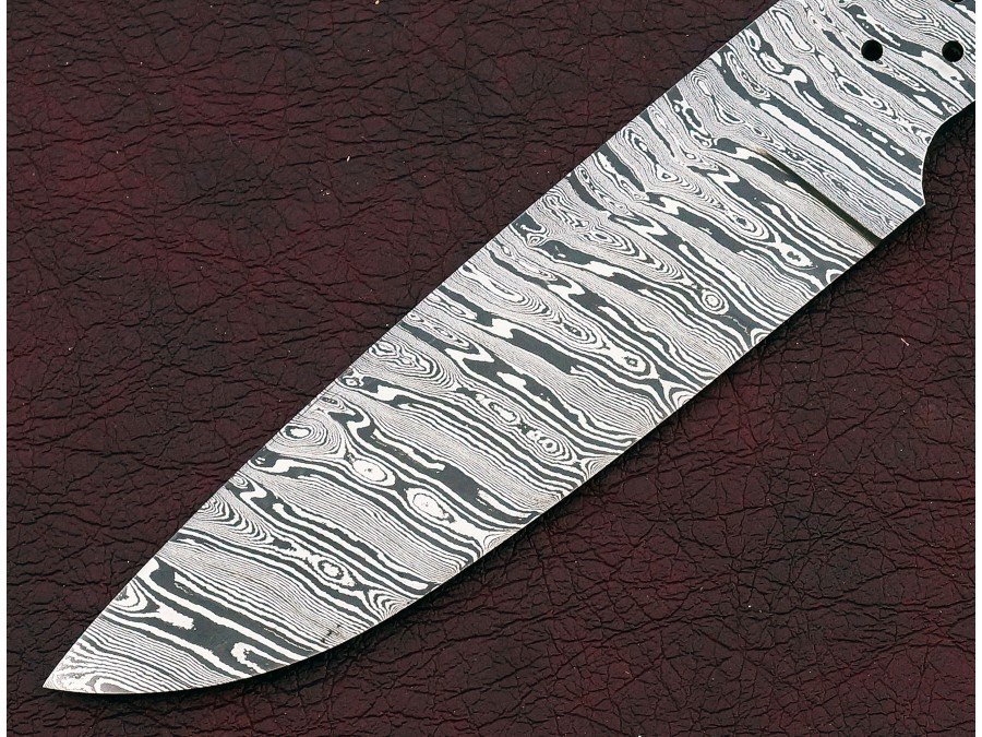 Custom Made Damascus Steel Hunting Knives Blade Blank Custom Made Damascus Steel Hunting Knives Blade Blank