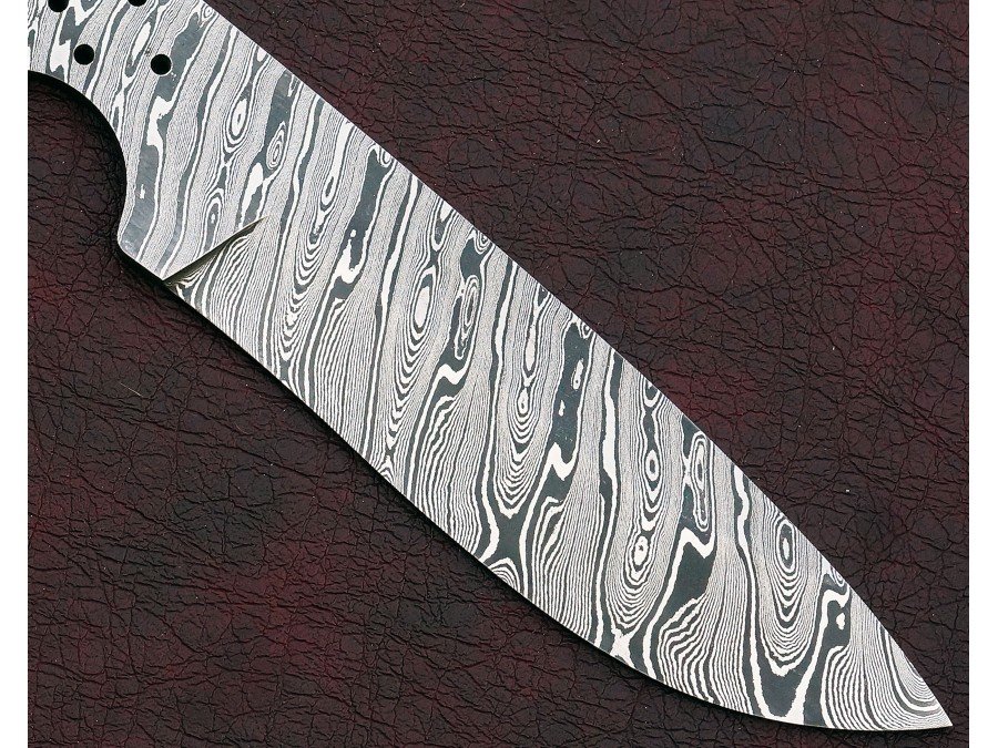 Custom Made Damascus Steel Hunting Knives Blade Blank Custom Made Damascus Steel Hunting Knives Blade Blank