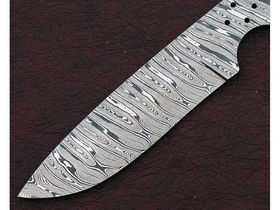 Custom Made Damascus Steel Hunting Knives Blade Blank Custom Made Damascus Steel Hunting Knives Blade Blank