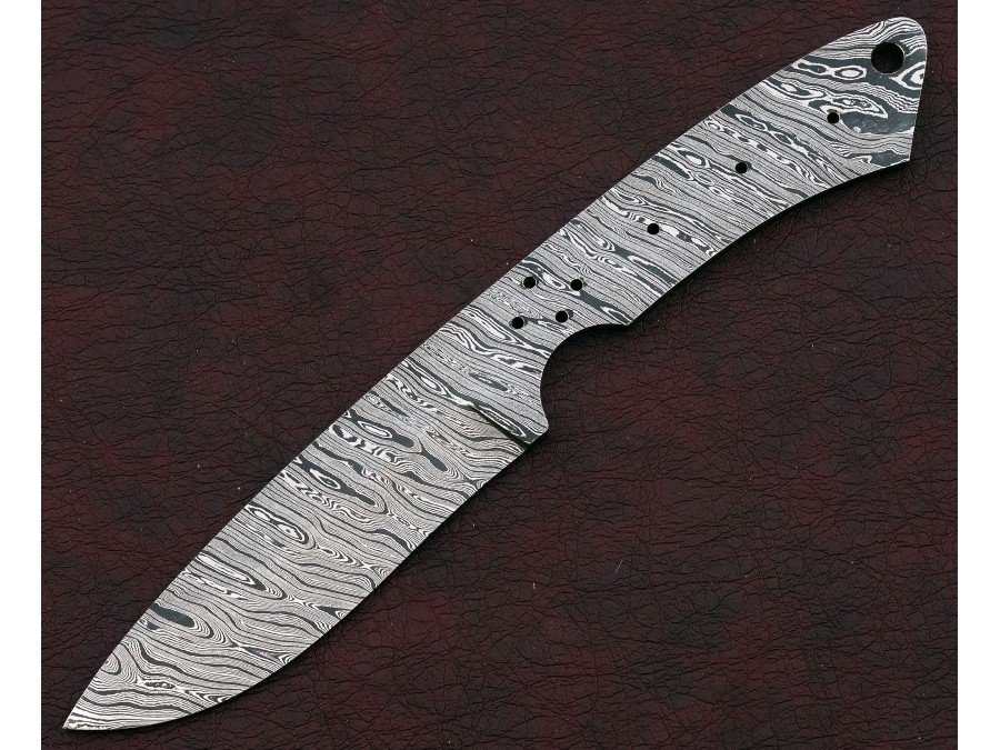 Custom Made Damascus Steel Hunting Knives Blade Blank Custom Made Damascus Steel Hunting Knives Blade Blank