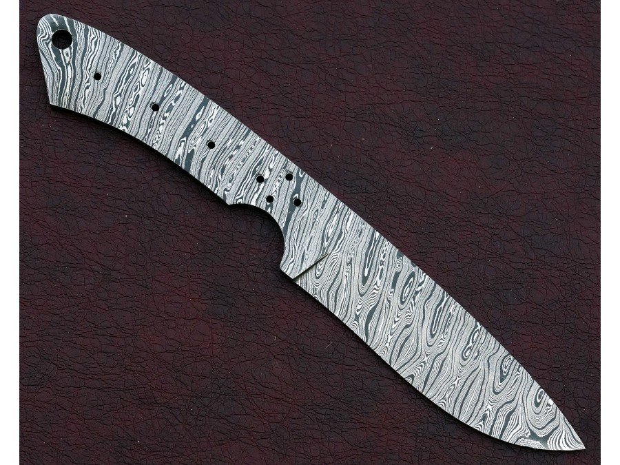 Custom Made Damascus Steel Hunting Knives Blade Blank Custom Made Damascus Steel Hunting Knives Blade Blank