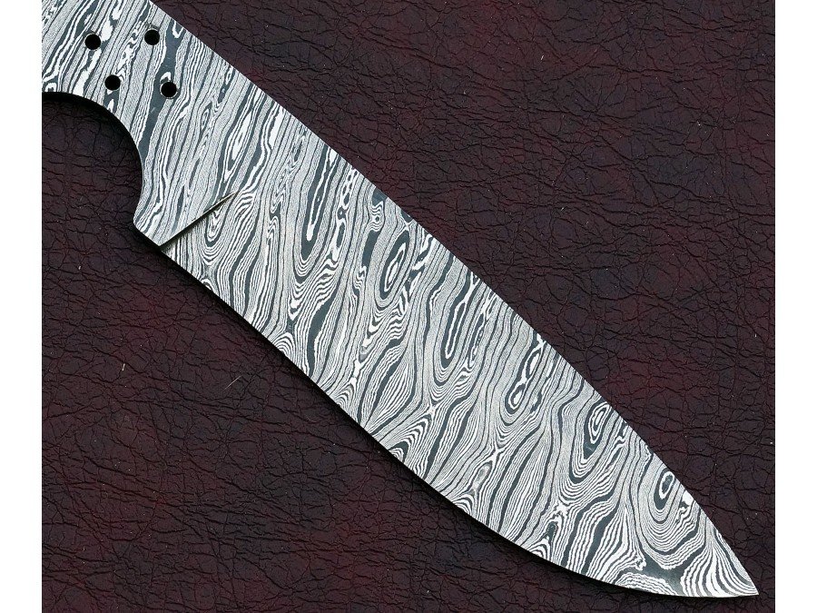 Custom Made Damascus Steel Hunting Knives Blade Blank Custom Made Damascus Steel Hunting Knives Blade Blank