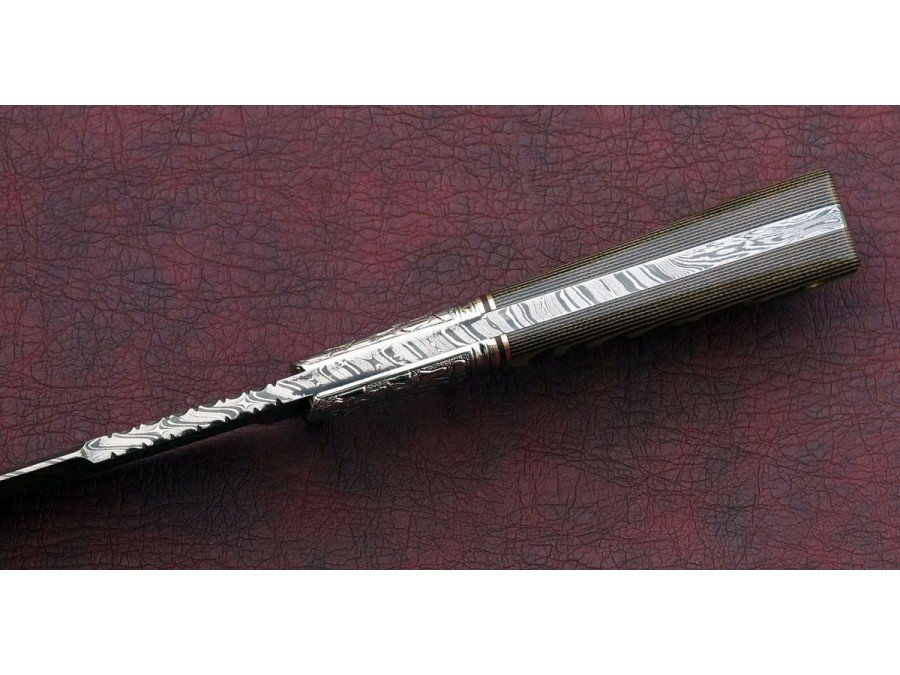 Custom Hand Made Twisted Pattern Damascus Sub Hilt Tactical Knife Custom Hand Made Twisted Pattern Damascus Sub Hilt Tactical Knife